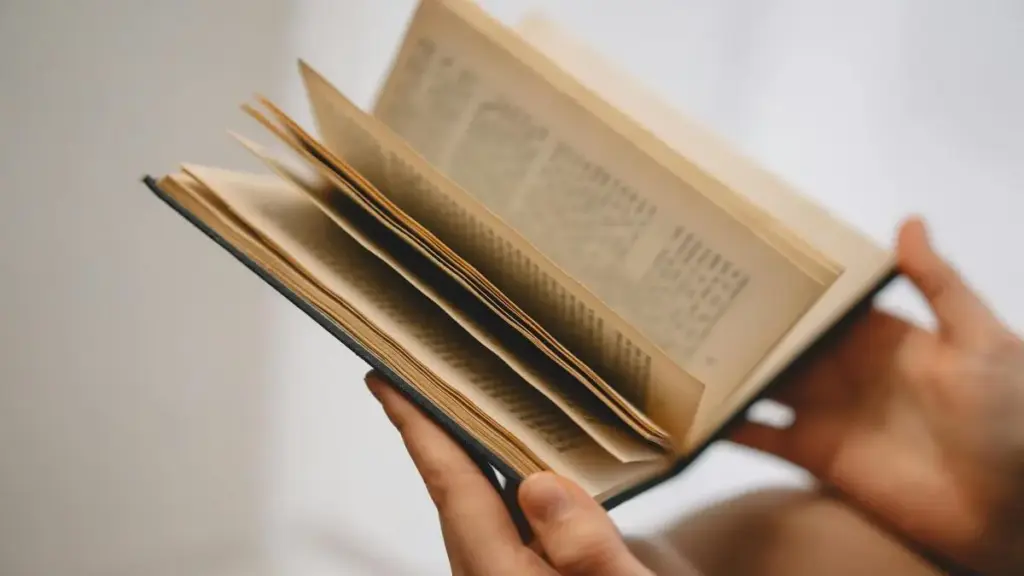 penulisan buku ilmiah