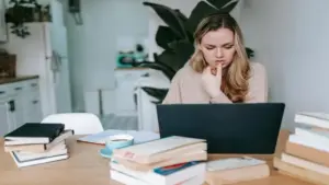 contoh kalimat konotasi dan denotasi
