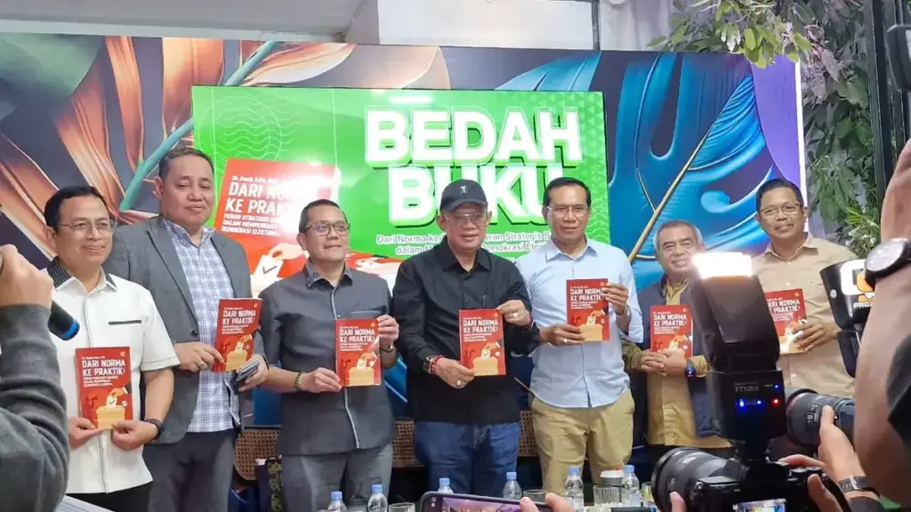 Bedah Buku Dr Puadi