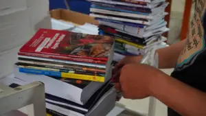 Perbedaan Laminasi Glossy dan Doff